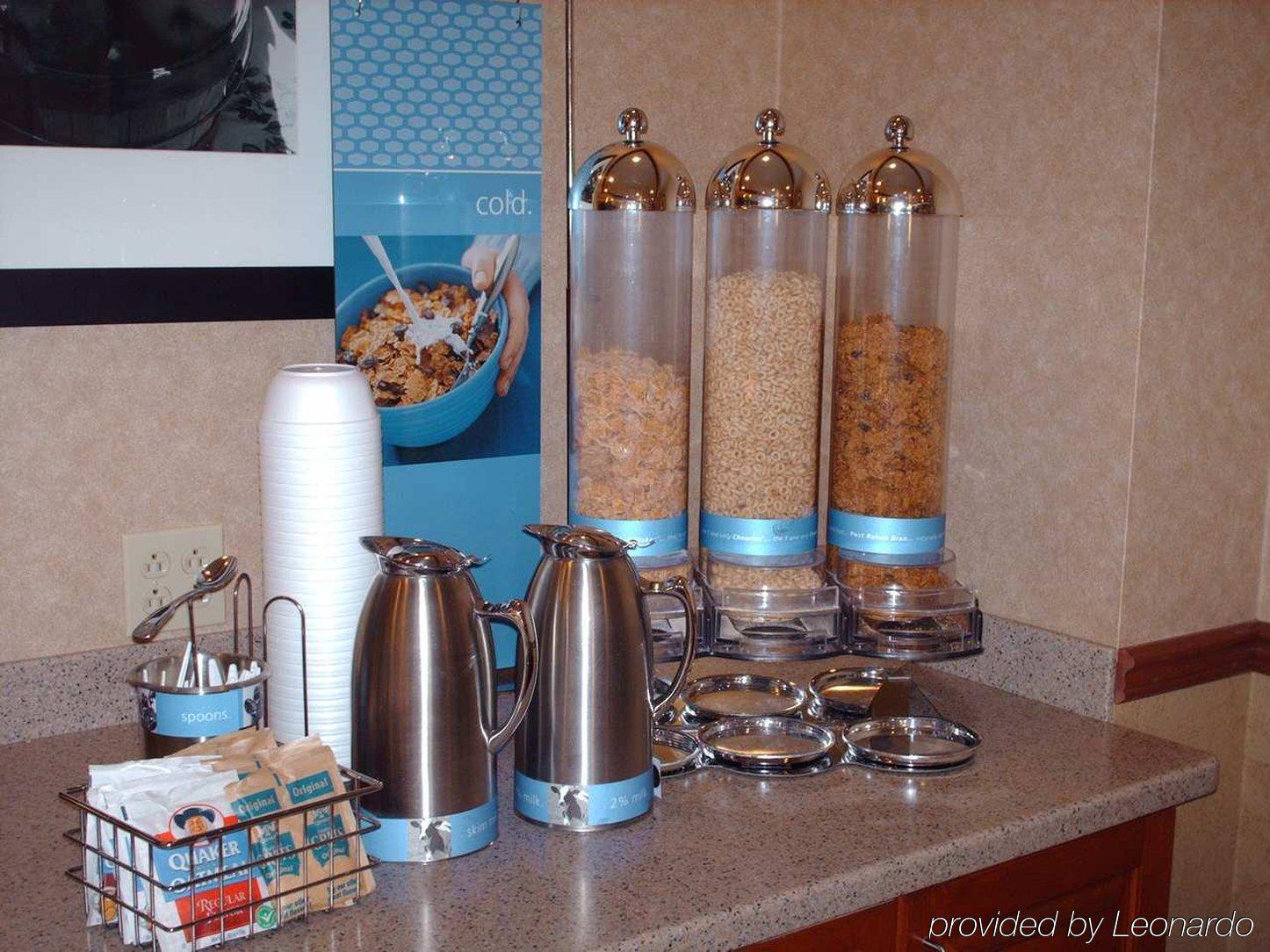 Hampton Inn & Suites Toledo-Perrysburg Rossford Restoran gambar
